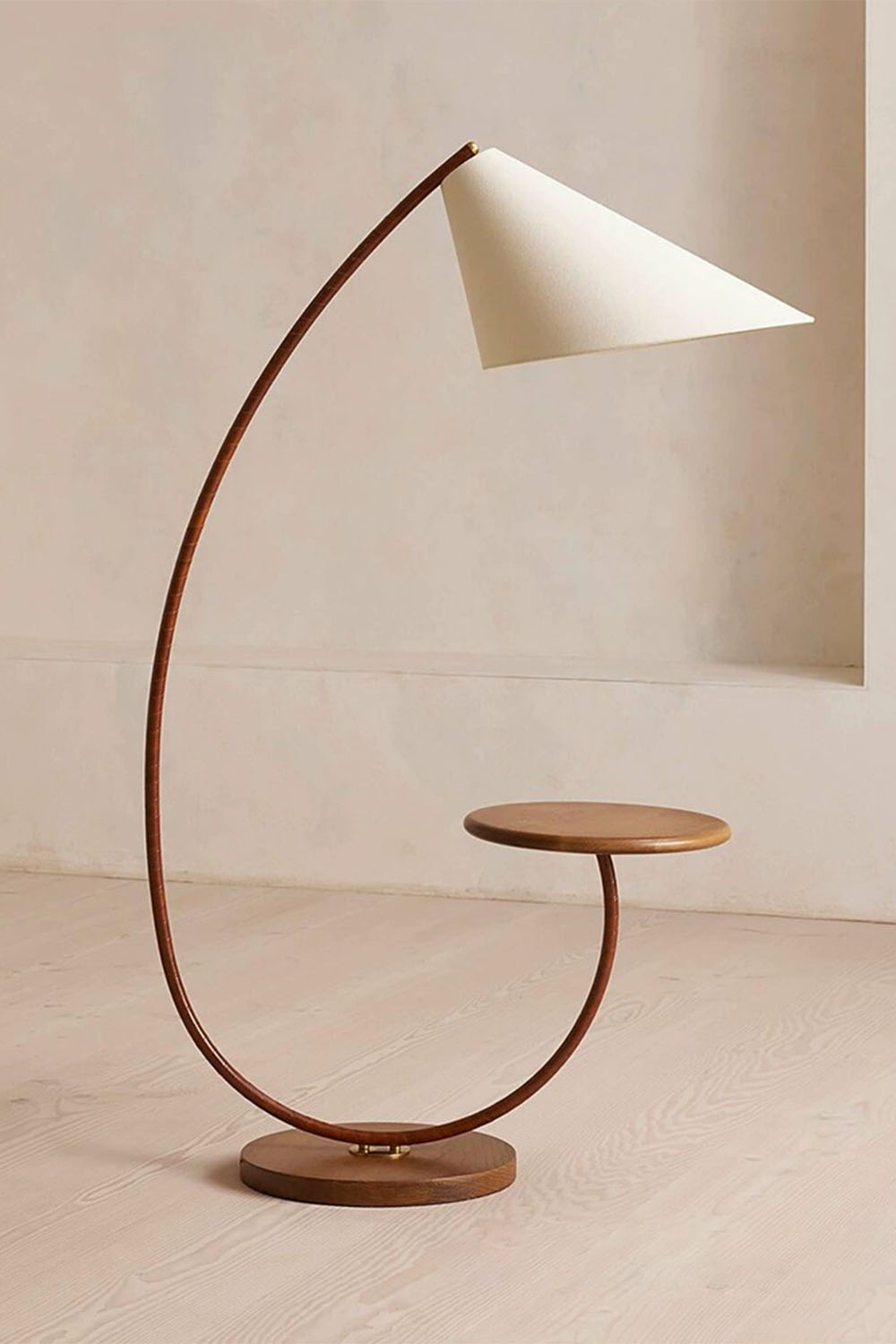 Curved Shelf Floor Lamp - view 5 | everlamps