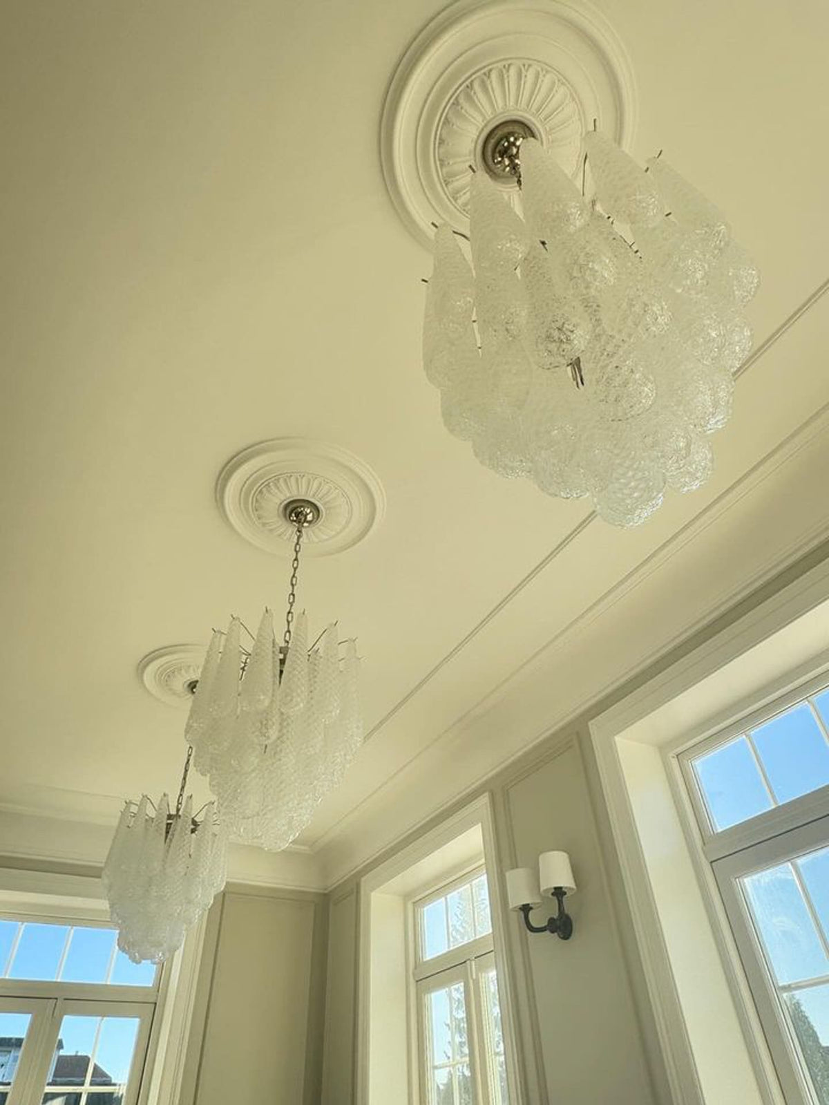 Lira Handblown Glass Drop Chandelier 21" D 41 Drops Clear