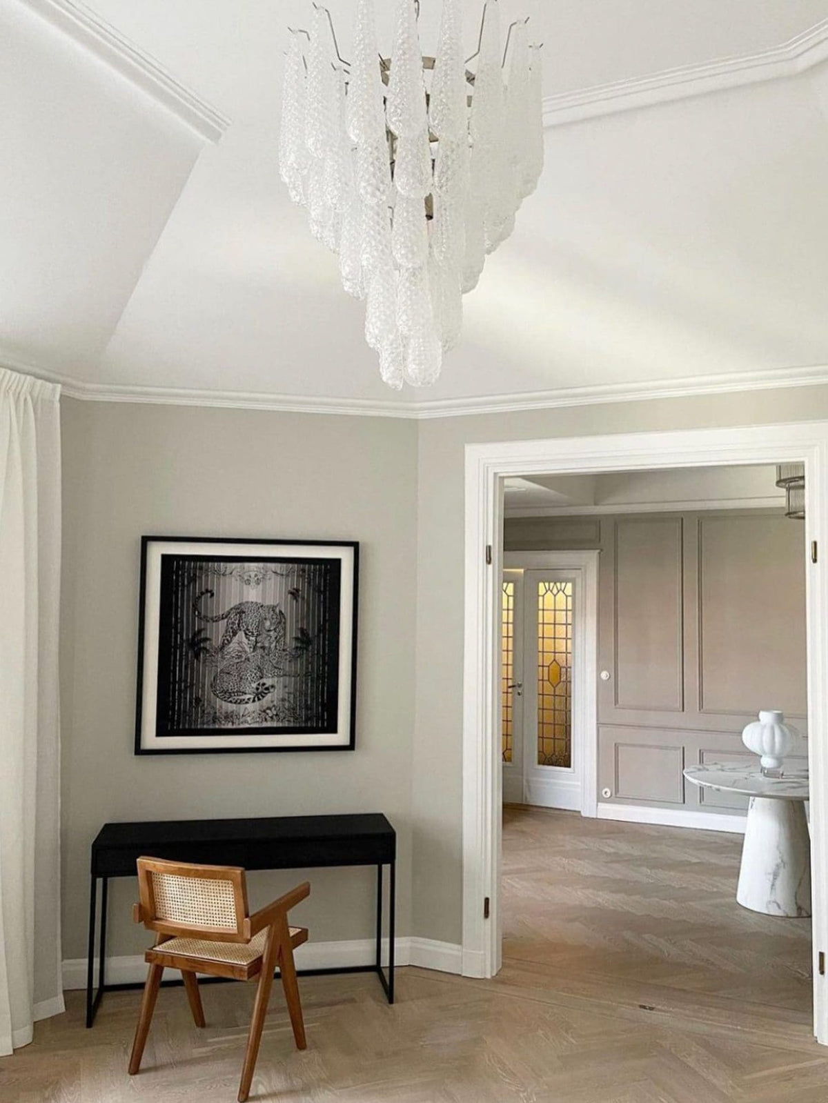 Lira Handblown Glass Drop Chandelier 26" D 52 Drops Clear