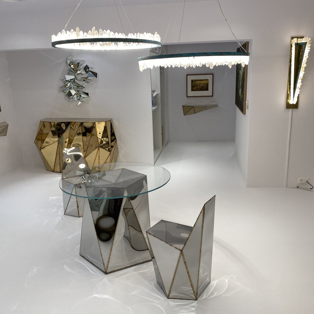 Modern Style Rings Brass & Natural Quartz Crystal Chandelier in Brass/Black Finish - 1 Tier / D23.6" * H4"BrassWarm Lighteverlamps