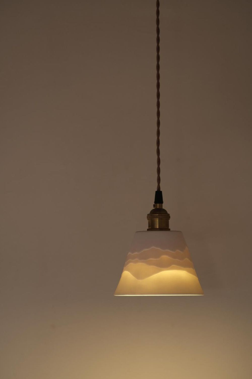 Mountains Shadow Ceramic Pendant Lamp - everlamps