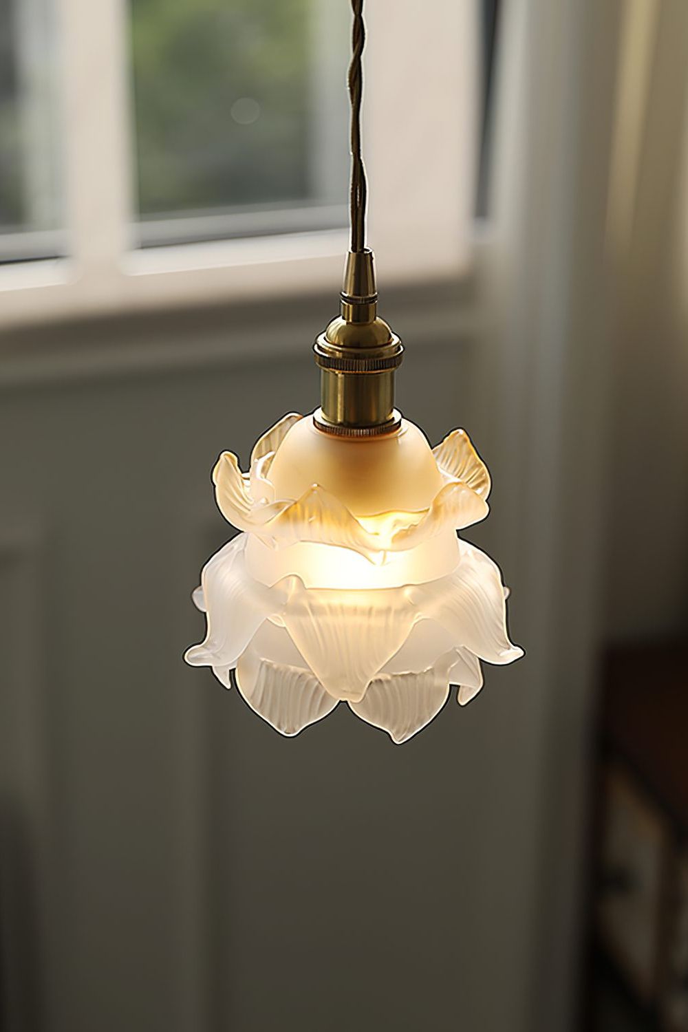 1970 Retro Bloom Glass Pendant Light - view 5 | everlamps