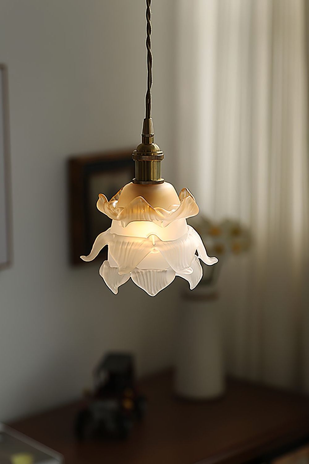 1970 Retro Bloom Glass Pendant Light - view 4 | everlamps