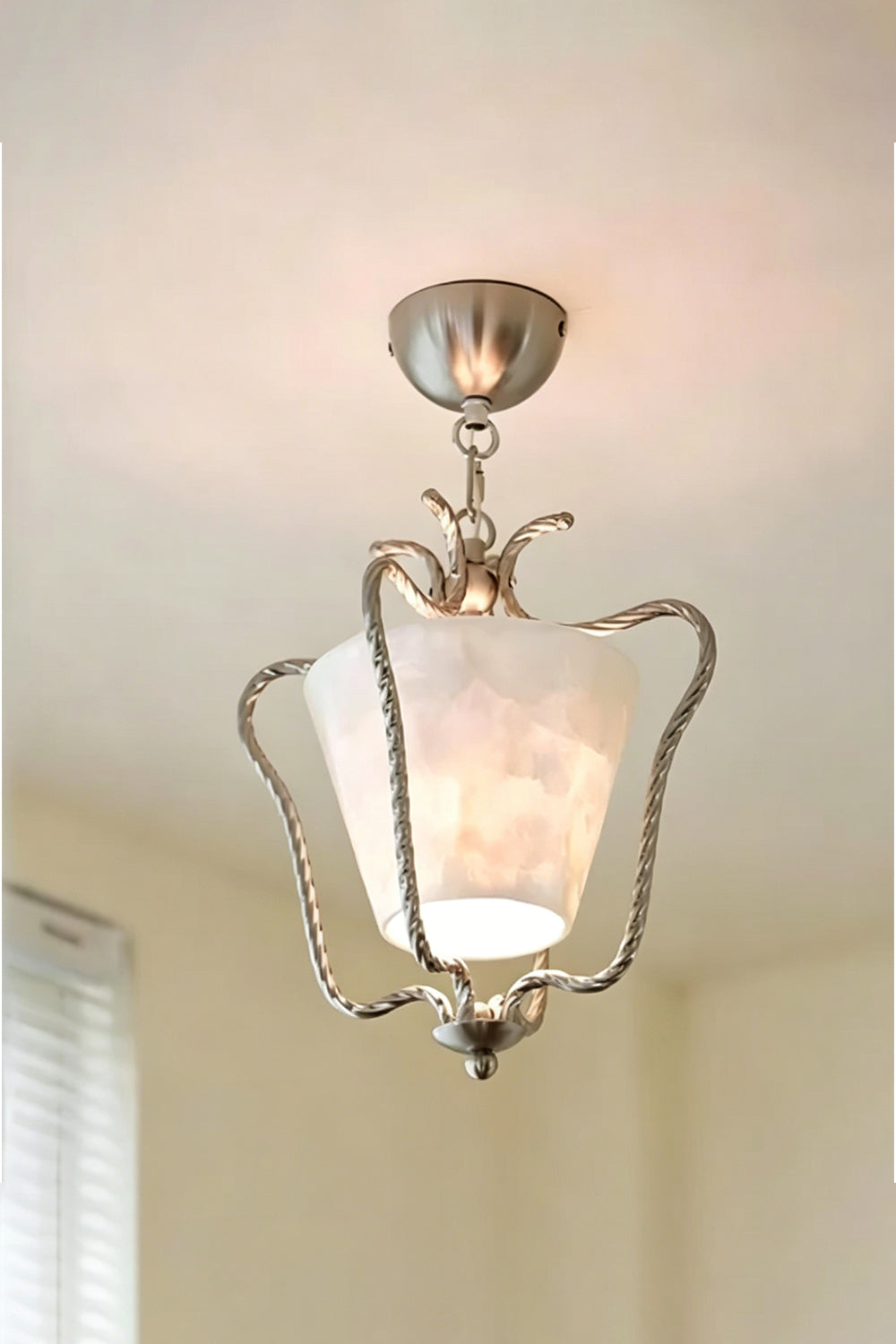 Aether Shell Gold Pendant Lamp | detail | Samu  Lamp
