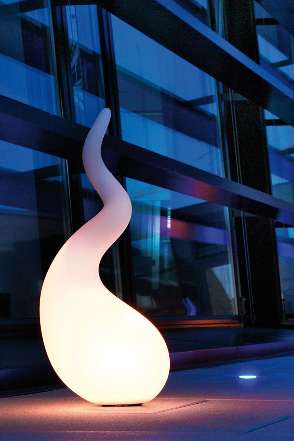 Alien M Easy Outdoor Floor Lamp - view 8 | everlamps
