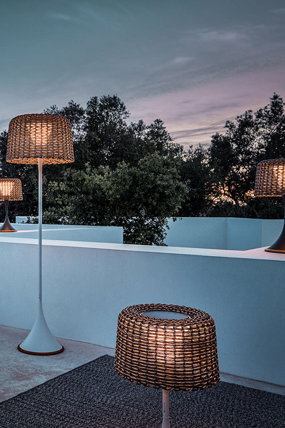 Ambient Mesh Outdoor Floor Lamp - view 13 | everlamps