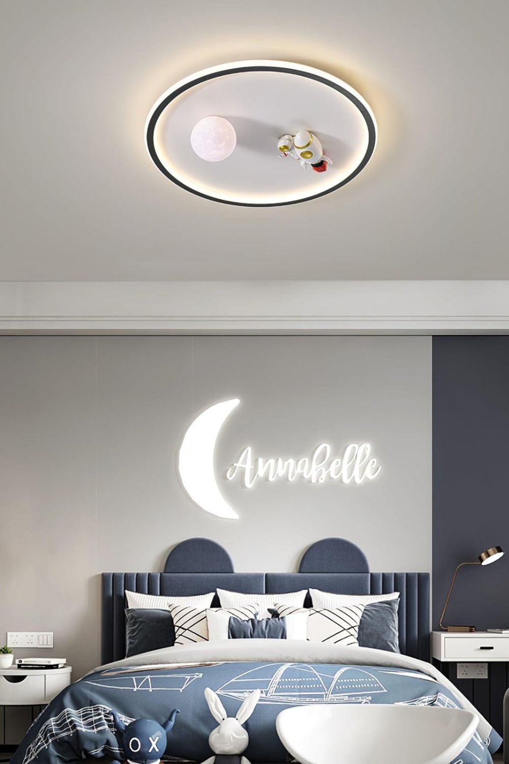Astronaut Ceiling Lamp - view 7 | everlamps