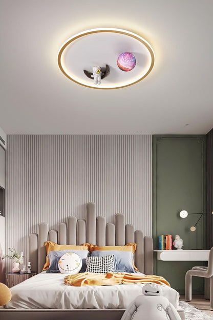 Astronaut Ceiling Lamp - view 9 | everlamps