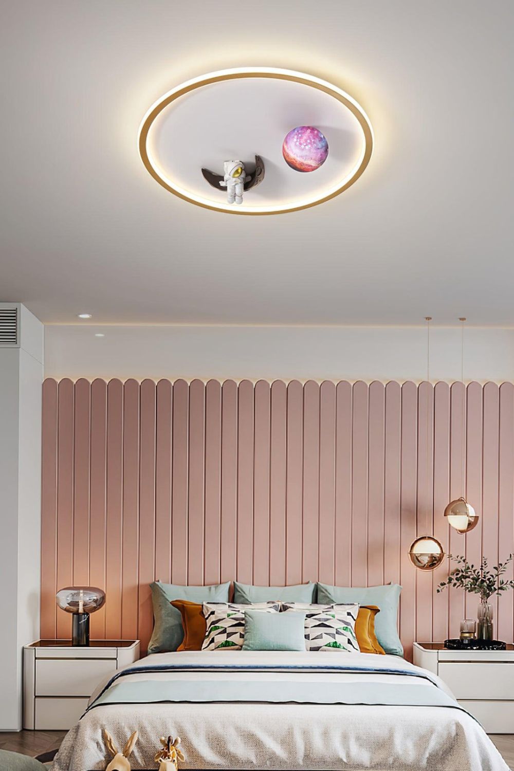 Astronaut Ceiling Lamp - view 3 | everlamps