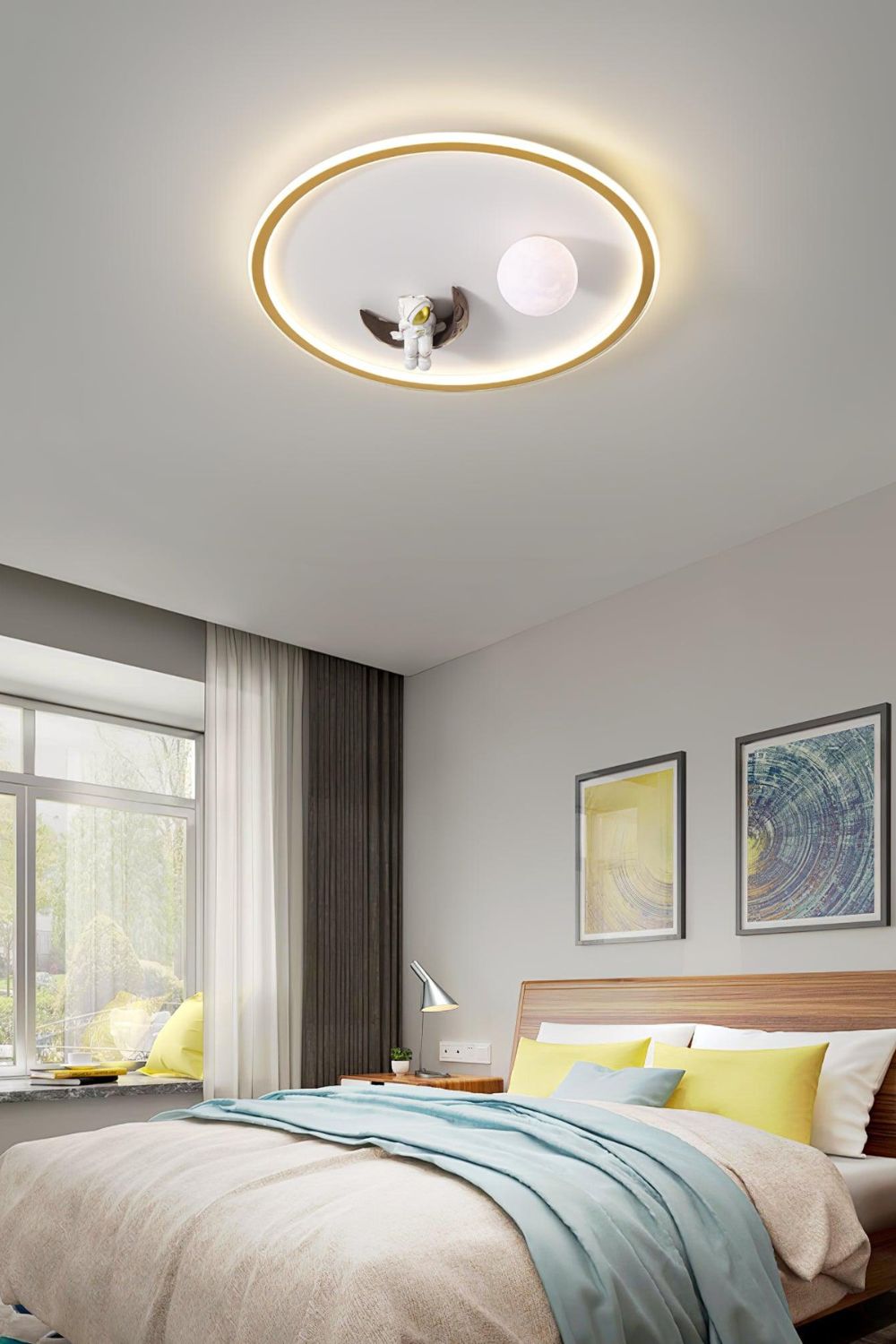 Astronaut Ceiling Lamp - view 4 | everlamps
