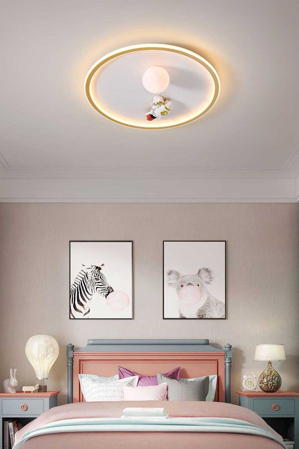 Astronaut Ceiling Lamp - view 10 | everlamps