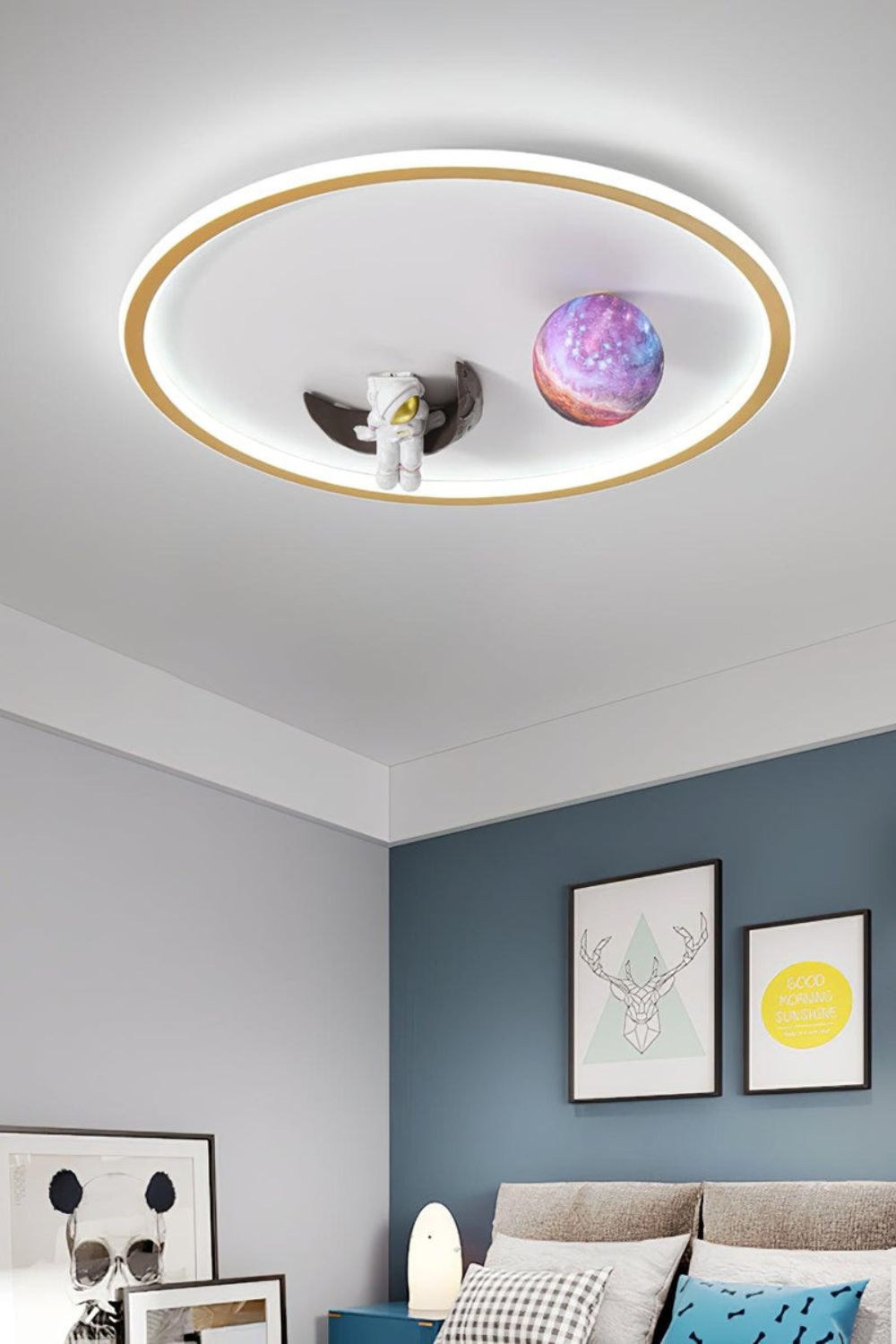 Astronaut Ceiling Lamp - view 14 | everlamps