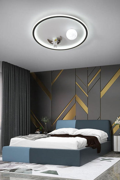 Astronaut Ceiling Lamp - view 5 | everlamps