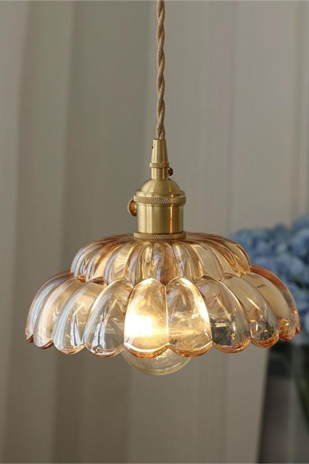 Clear Blossom Glass Shade Pendant Lamp - view 13 | everlamps