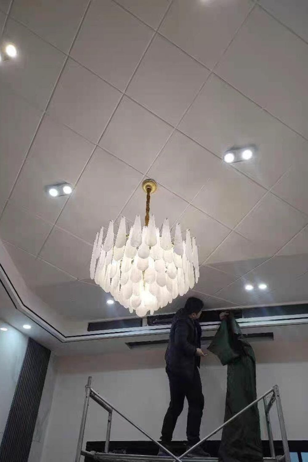 Cora Chandelier - everlamps