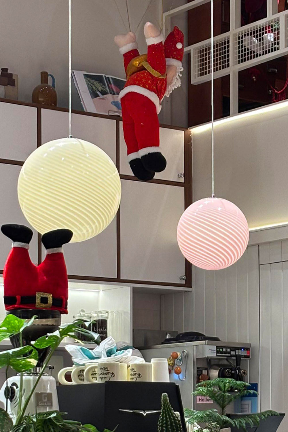 Dopamine Candy Pendant Lamp - view 9 | everlamps