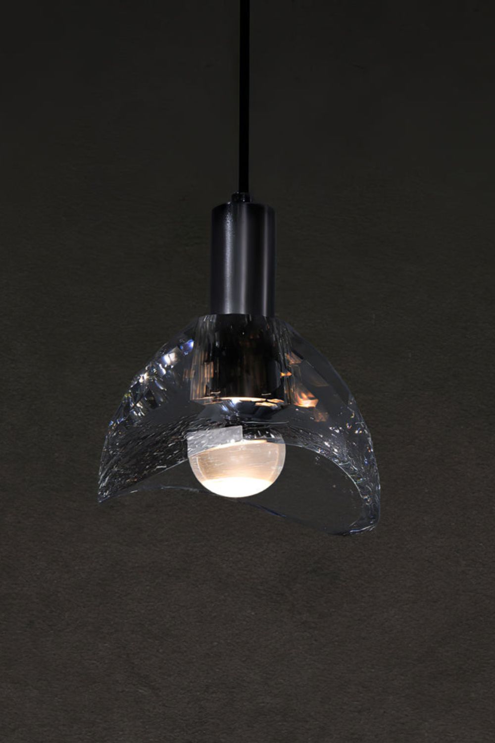 Ebbe Crystal Pendant Lamp - everlamps