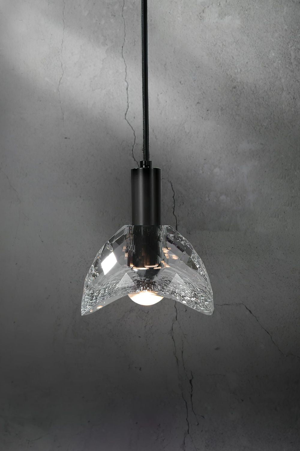 Ebbe Crystal Pendant Lamp - everlamps