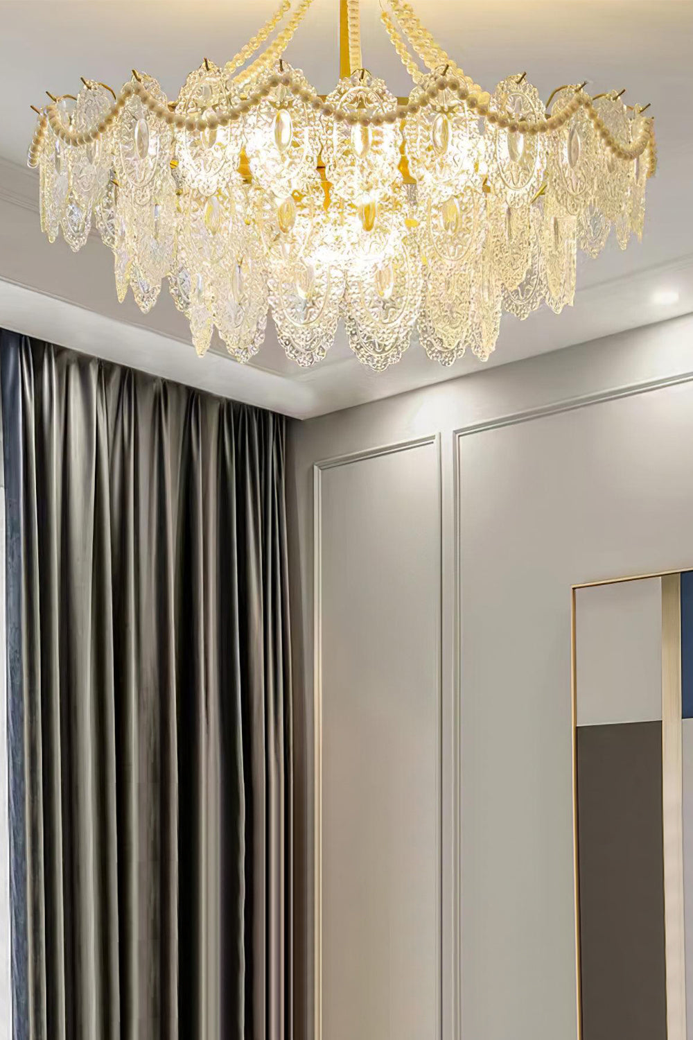 Embossed Pearls Glass Chandelier - everlamps