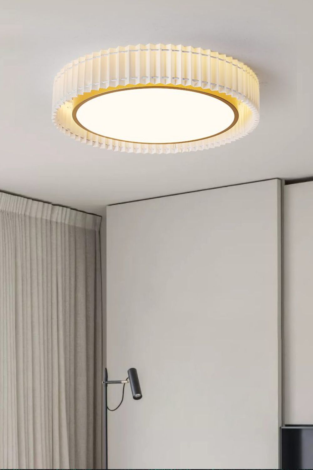 Round French Pastoral Pleated Fabric Ceiling Lamp - view 2 | everlamps