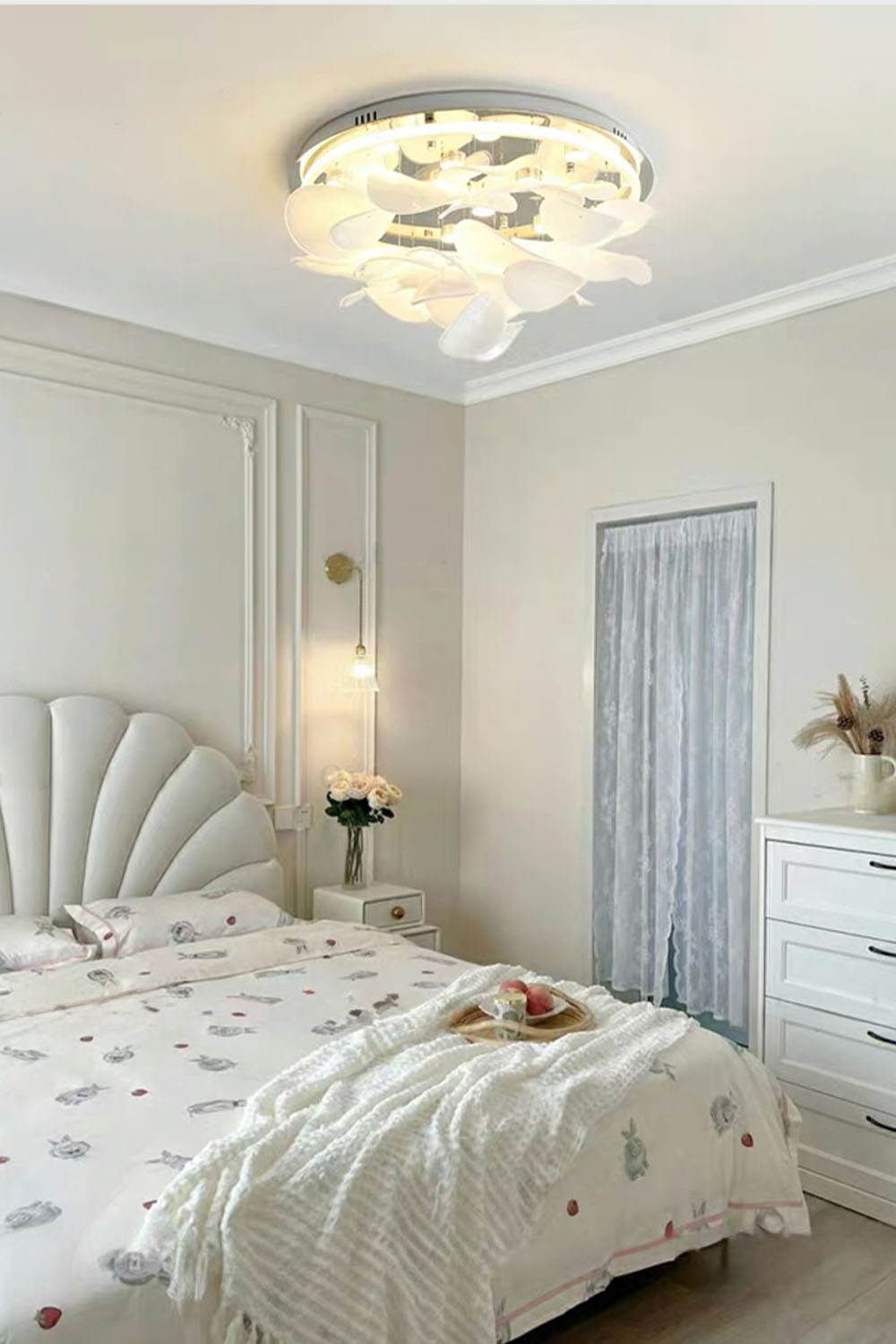 French Radici Petal Ceiling Lamp - view 5 | everlamps