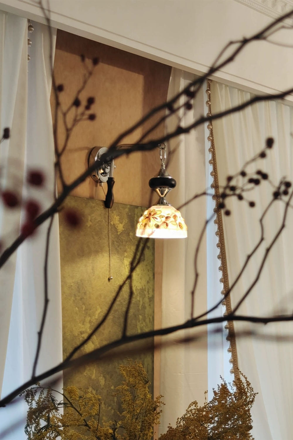 French Retro Handmade Shell Wall Lamp - view 5 | everlamps
