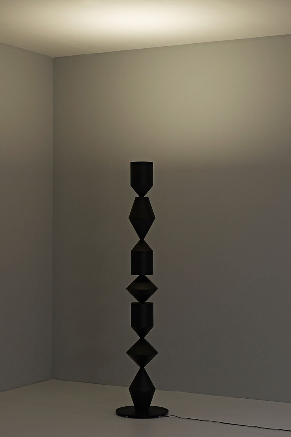 Geometric Floor Lamp - view 11 | everlamps