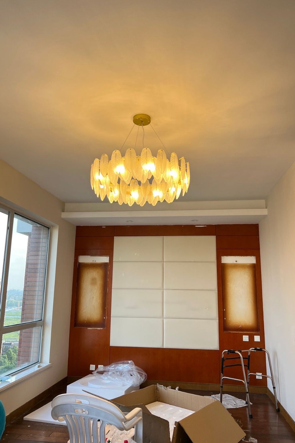 Glass Feather Chandelier - everlamps