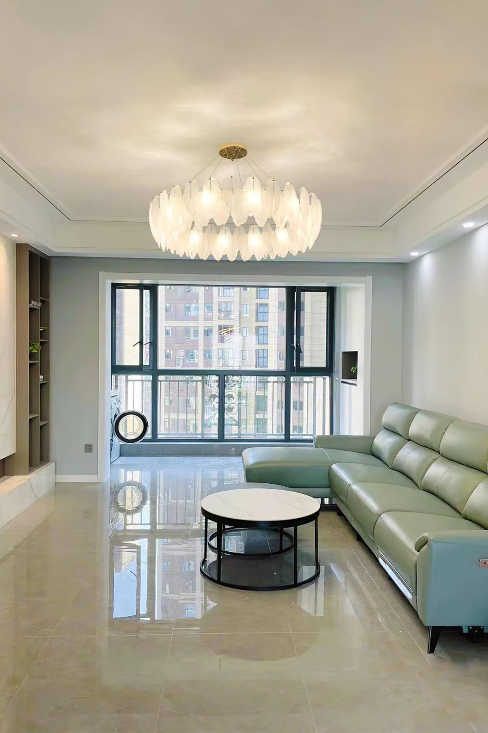 Glass Feather Chandelier - everlamps