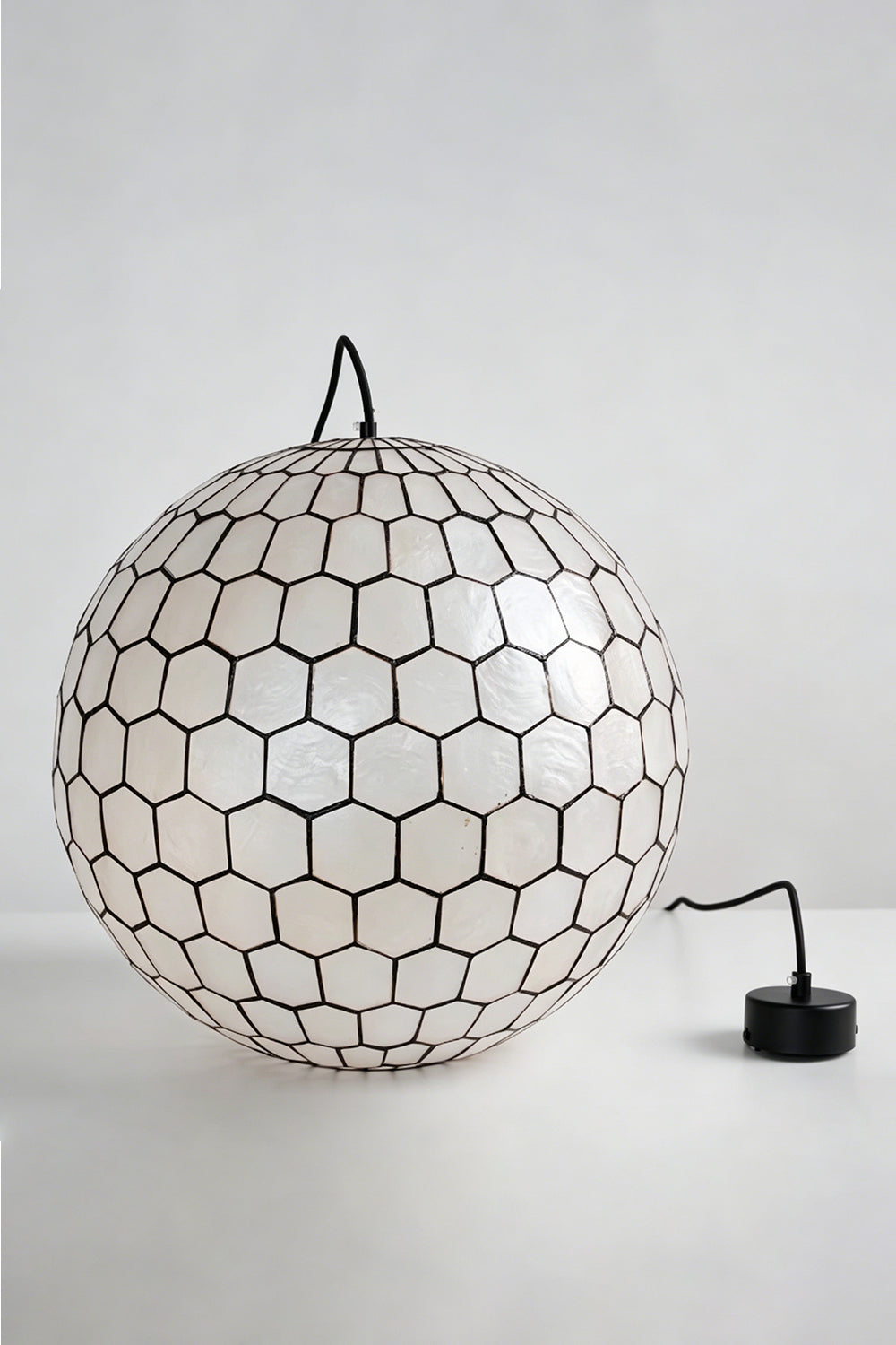 Honeycomb Shell Orb Pendant |Shell detail | vexa lamps