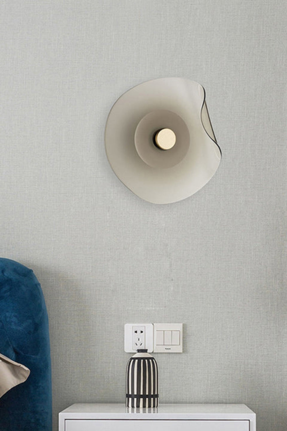 LG87 Glass Wall Lamp - view 7 | everlamps