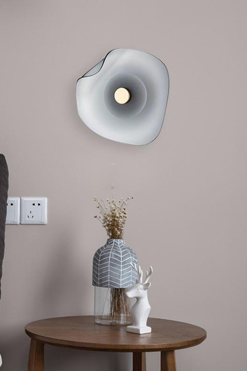LG87 Glass Wall Lamp - view 2 | everlamps