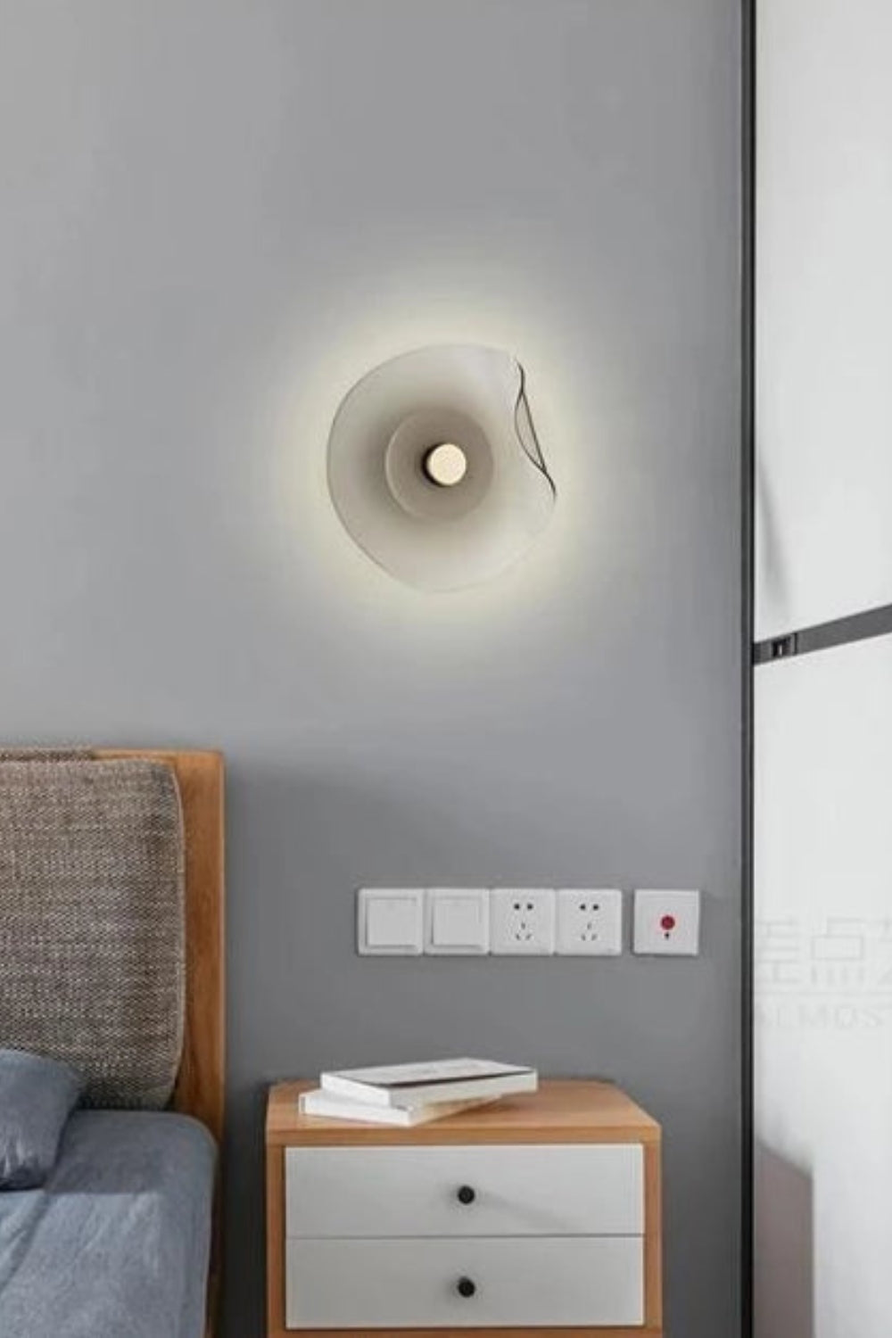 LG87 Glass Wall Lamp - view 6 | everlamps