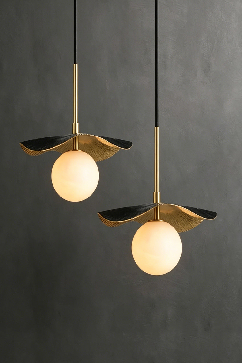 Leaf Alabaster Pendant Light | detail | vexa lamps