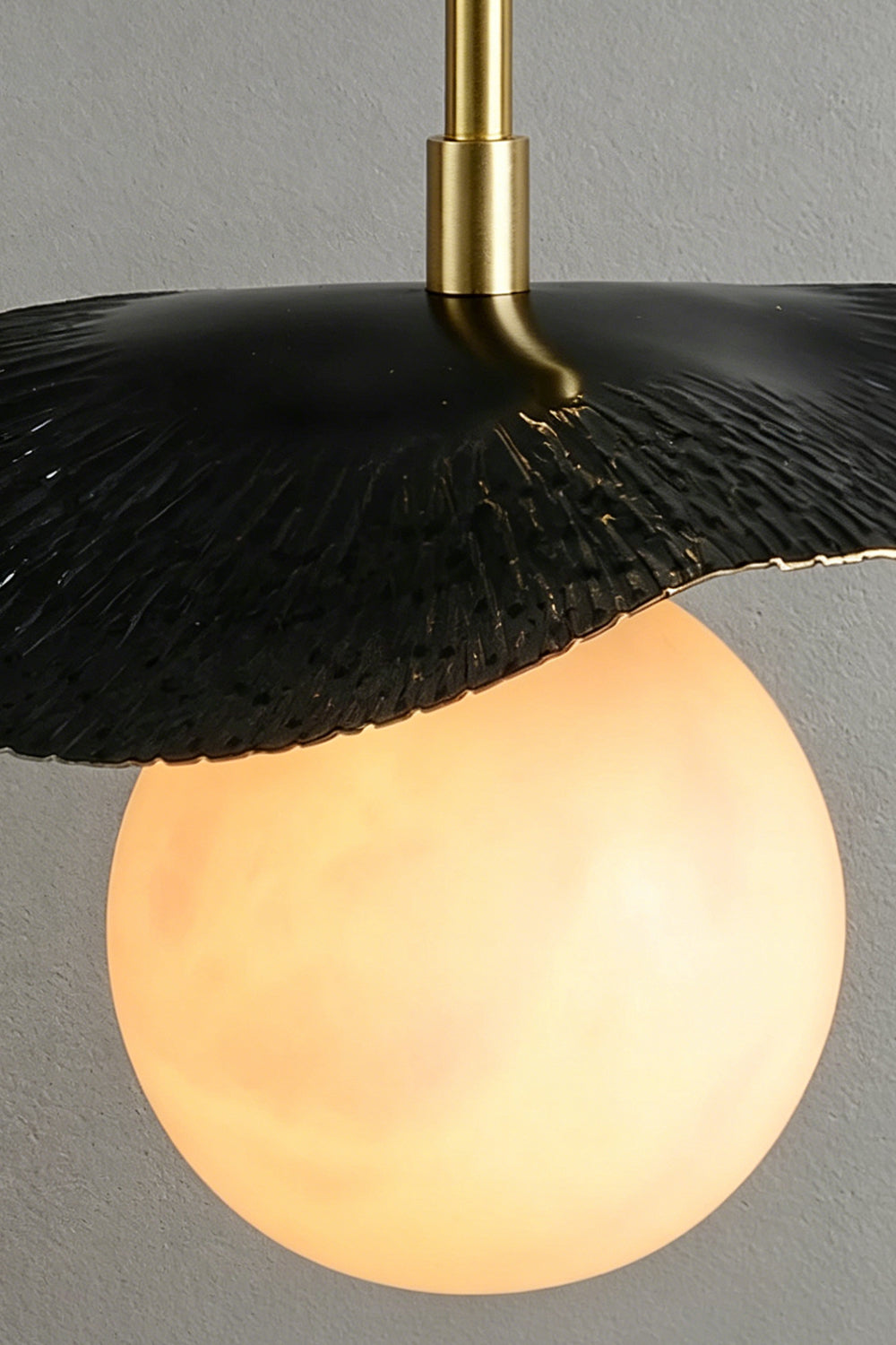 Leaf Alabaster Pendant Light |Brass detail | vexa lamps