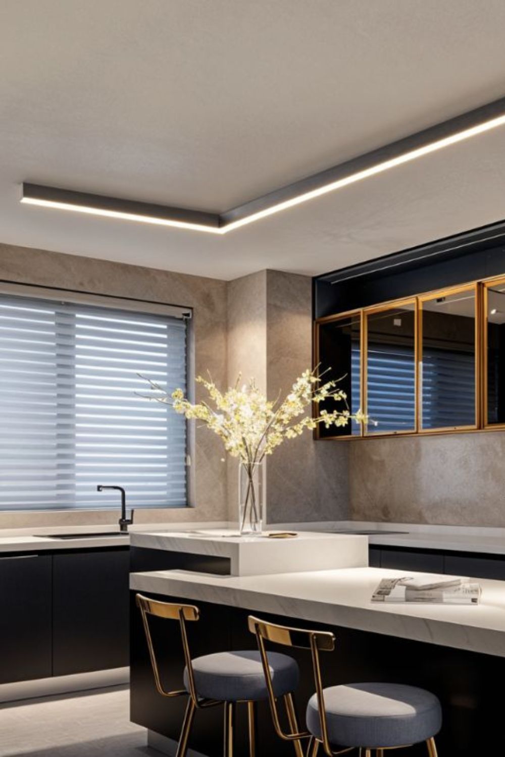 Modern Ligne Ceiling Light - view 5 | everlamps