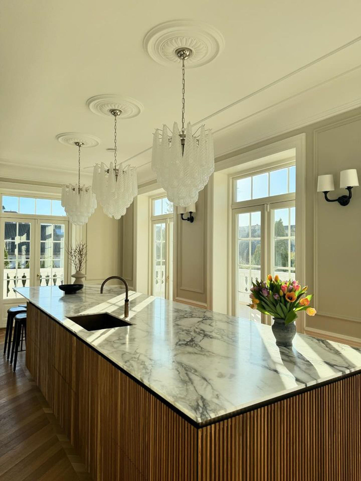 Lira Handblown Glass Drop Chandelier 21" D 41 Drops Clear