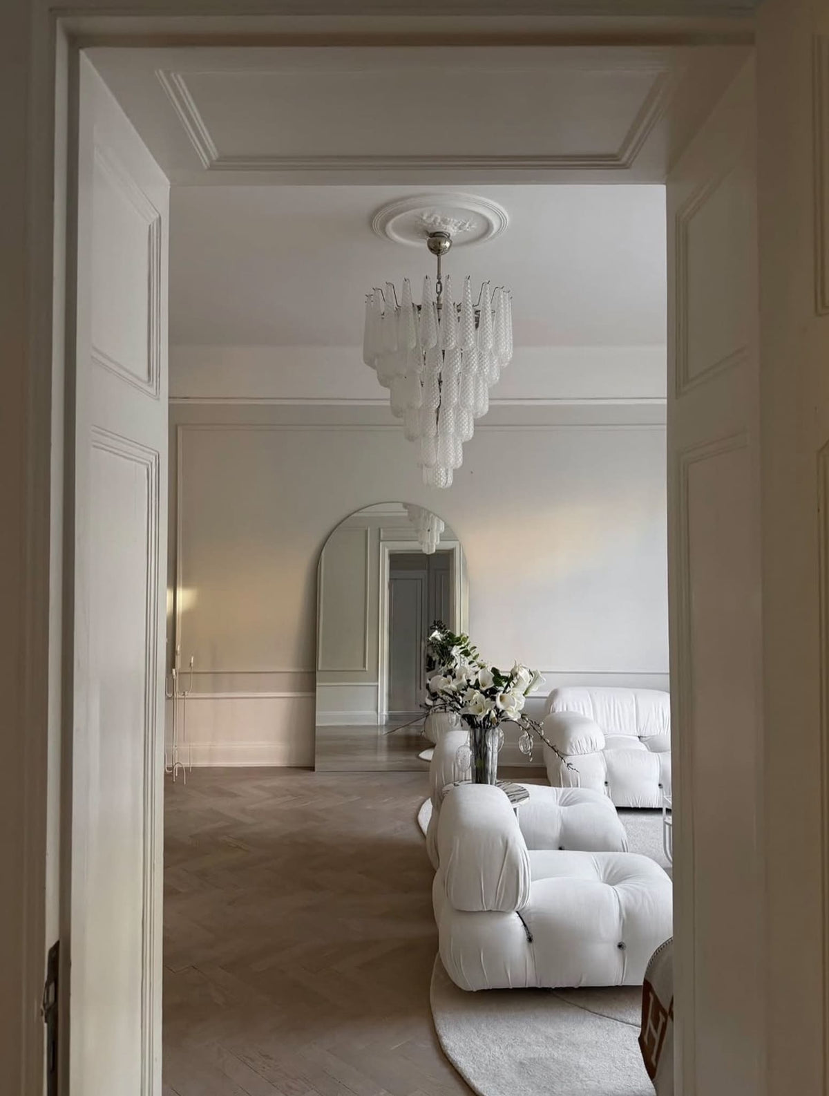 Lira Handblown Glass Drop Chandelier 30"D 75 Drops Clear