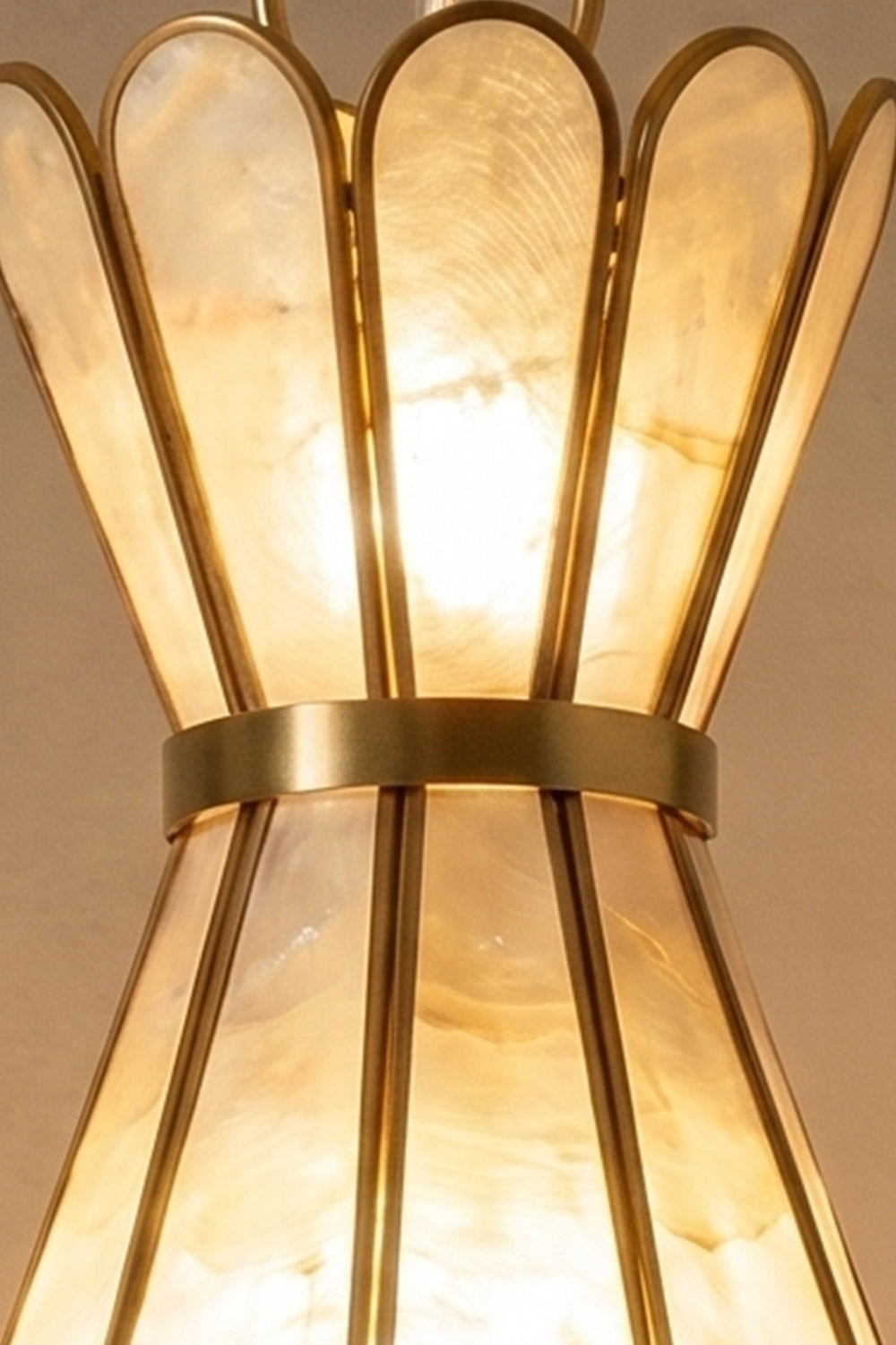 Magnolia Shell Pendant Light |Shell detail | Samu  Lamp