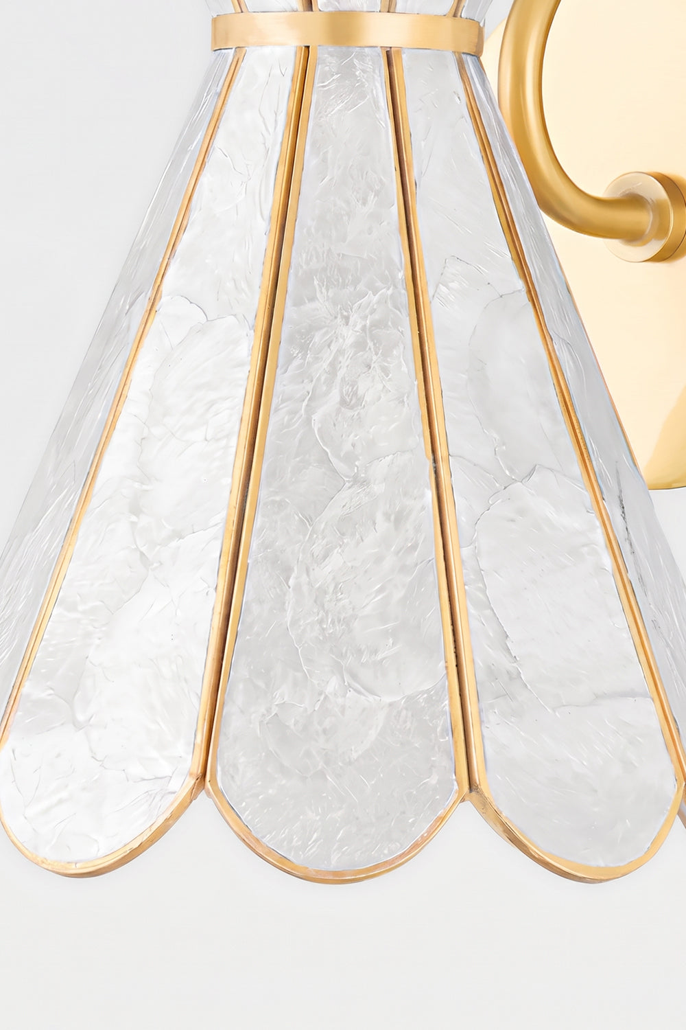 Magnolia Shell Wall Light |Shell detail | Samu  Lamp