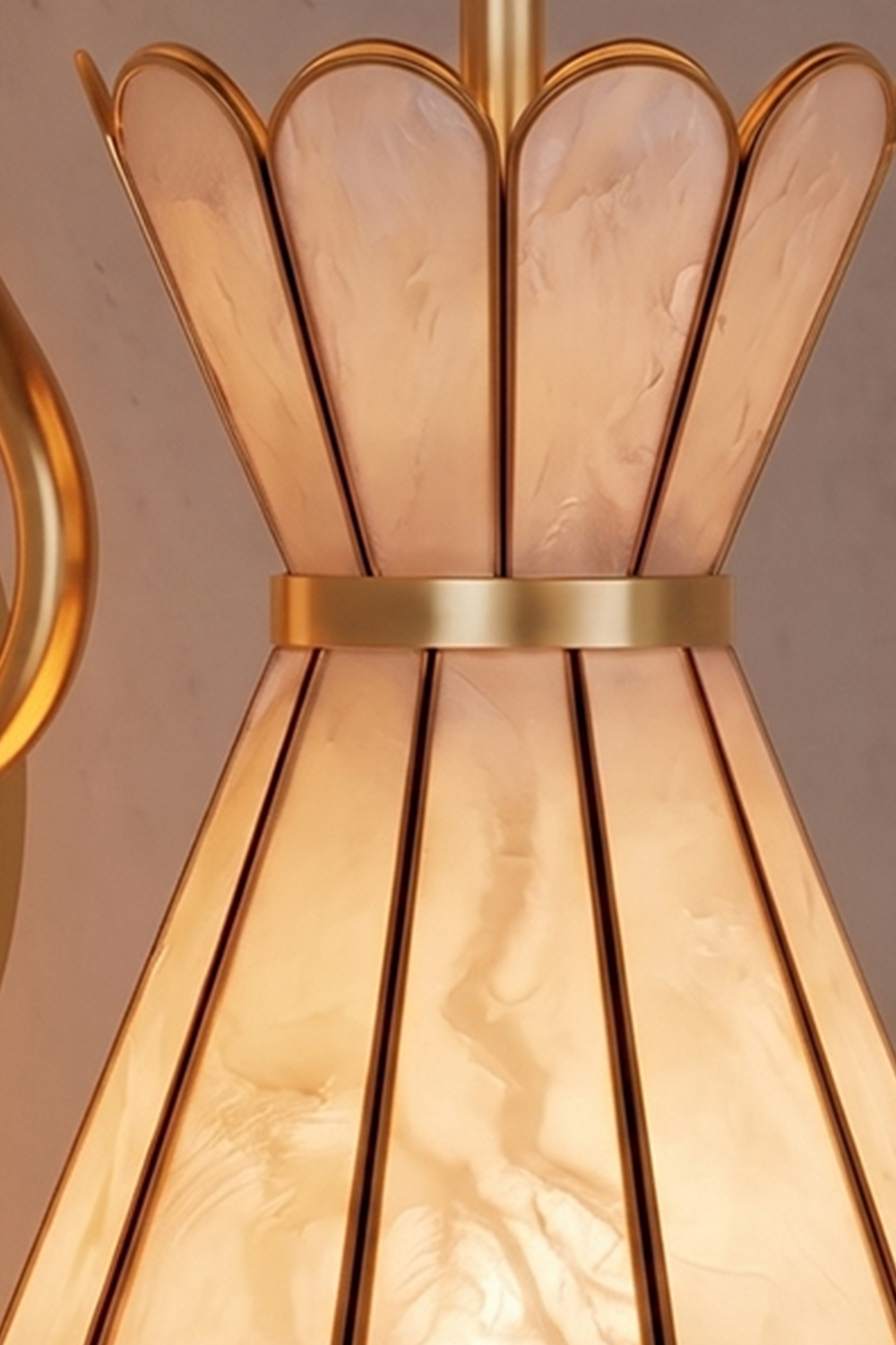 Magnolia Shell Wall Light |Shell detail | Samu  Lamp