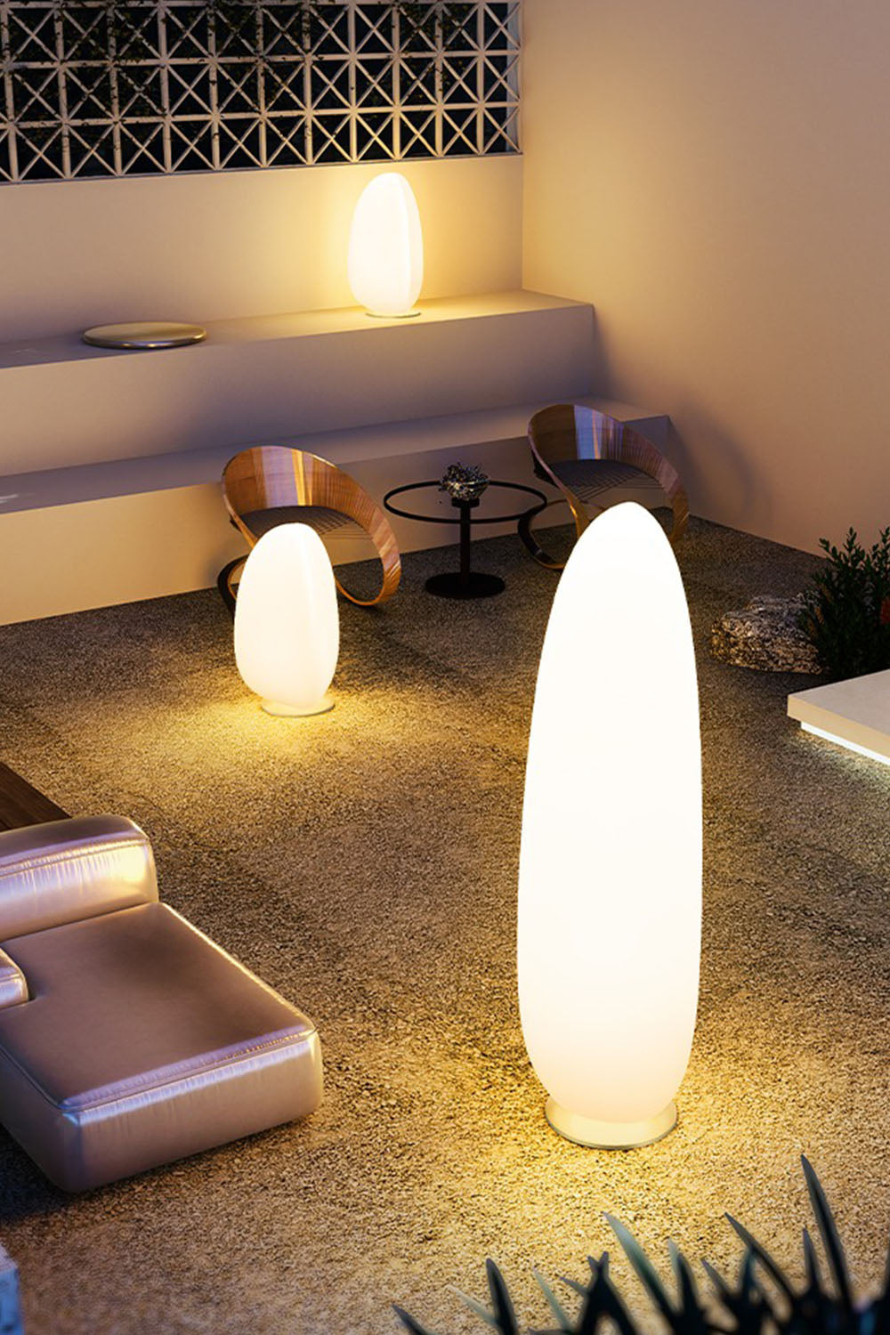 Malé H190 Outdoor Floor Lamp - view 3 | everlamps