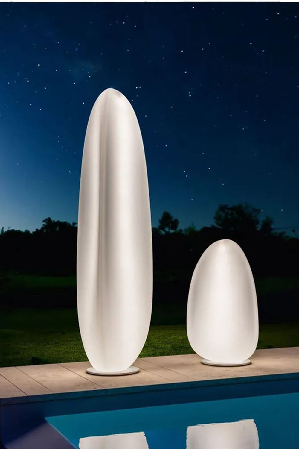 Malé H190 Outdoor Floor Lamp - view 7 | everlamps