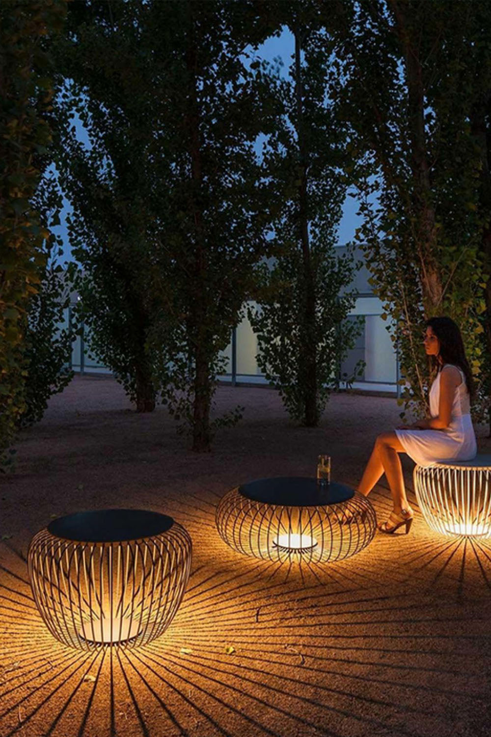 Meridiano Outdoor Floor Lamp - view 3 | everlamps