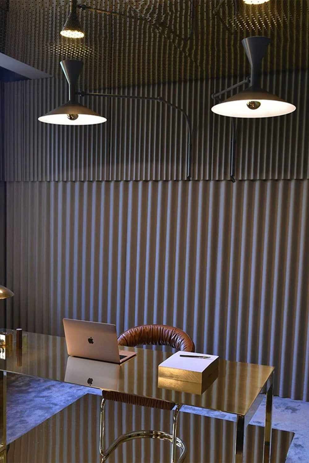 Modern Simple Swing Arm Wall Lamp - view 9 | everlamps