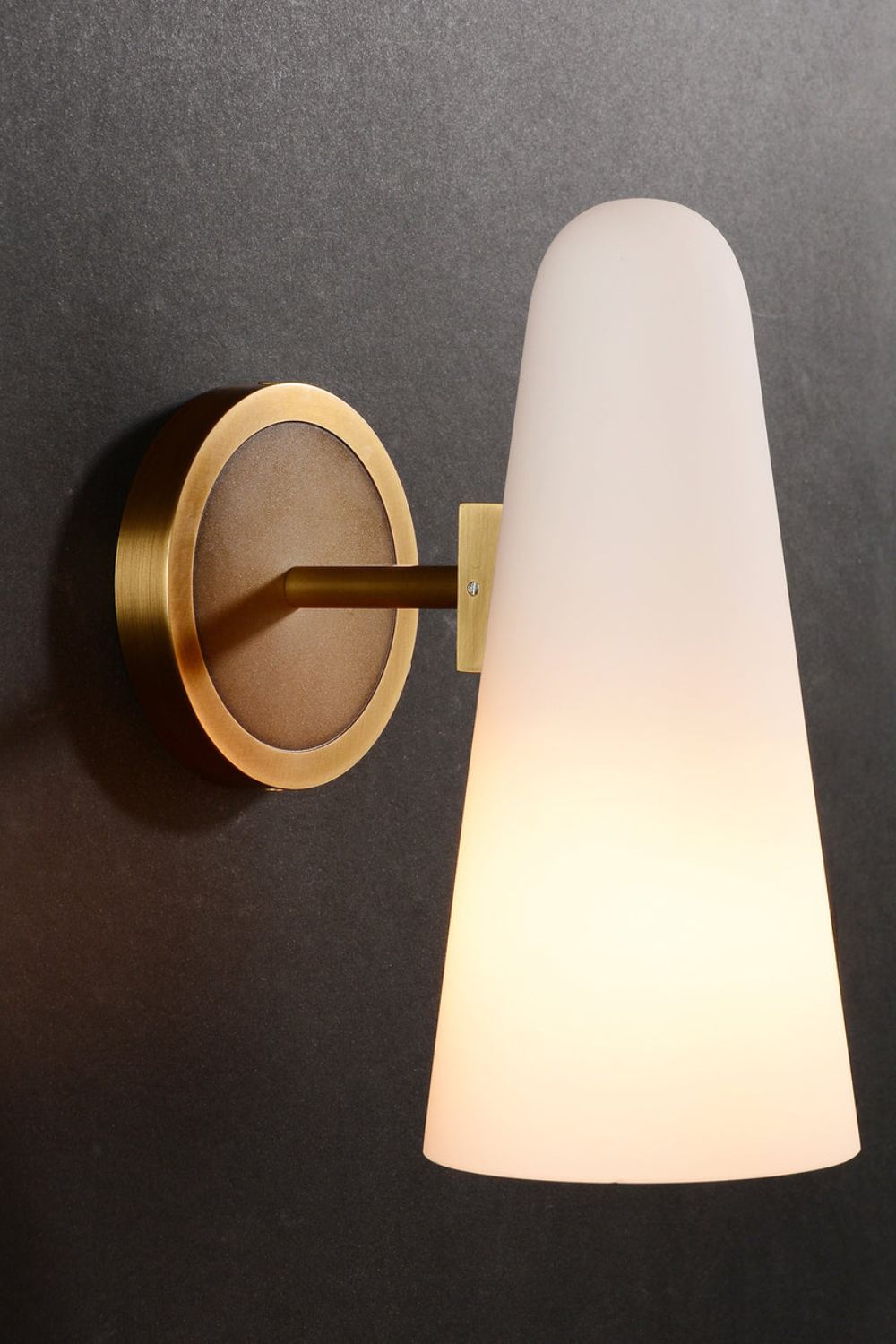 Montfaucon Sconce - everlamps