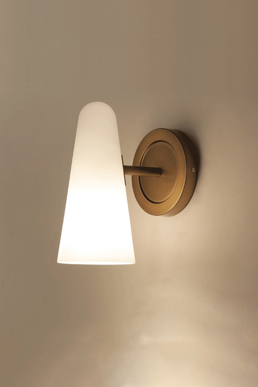 Montfaucon Sconce - everlamps