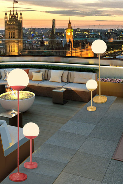 Mooon Outdoor Rechargeable Floor Lamp - view 15 | everlamps