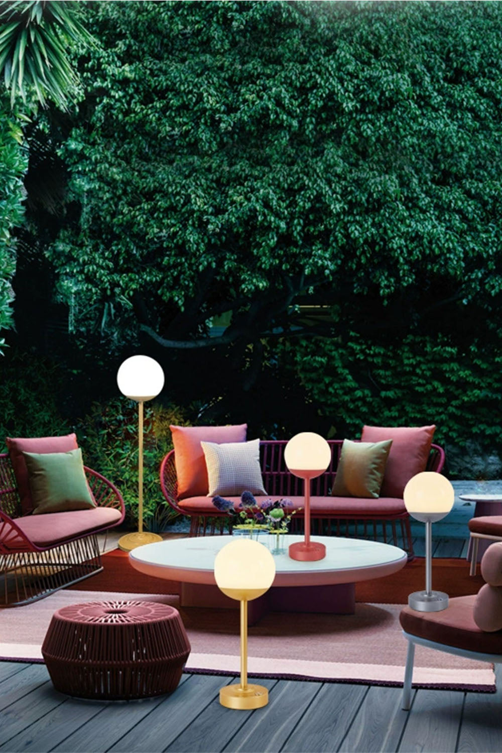 Mooon Outdoor Rechargeable Floor Lamp - view 19 | everlamps