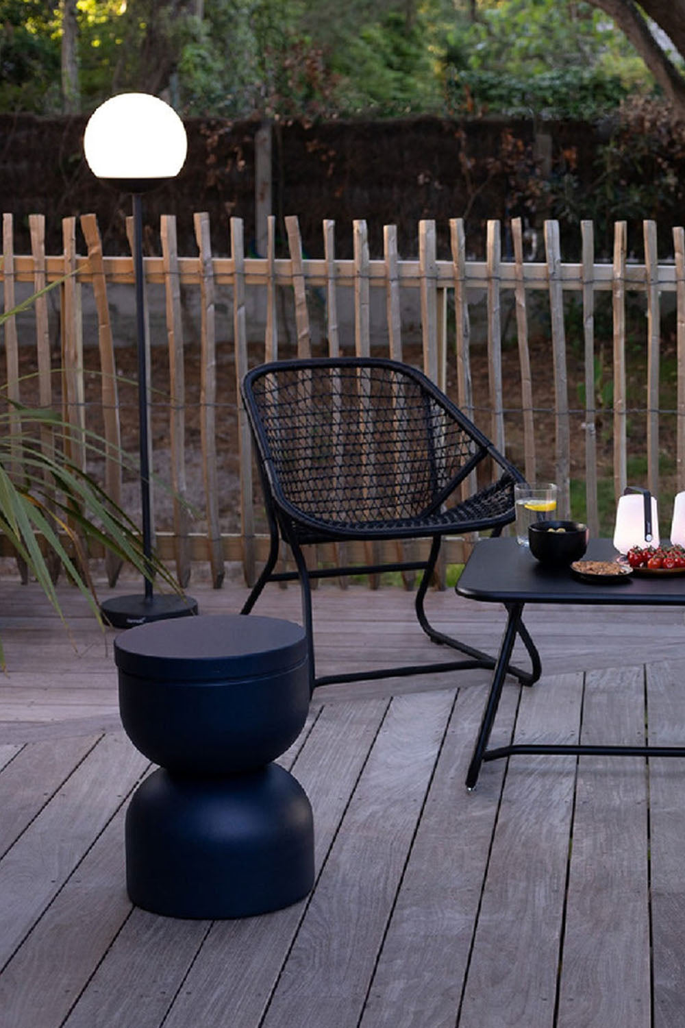 Mooon Outdoor Rechargeable Floor Lamp - view 9 | everlamps